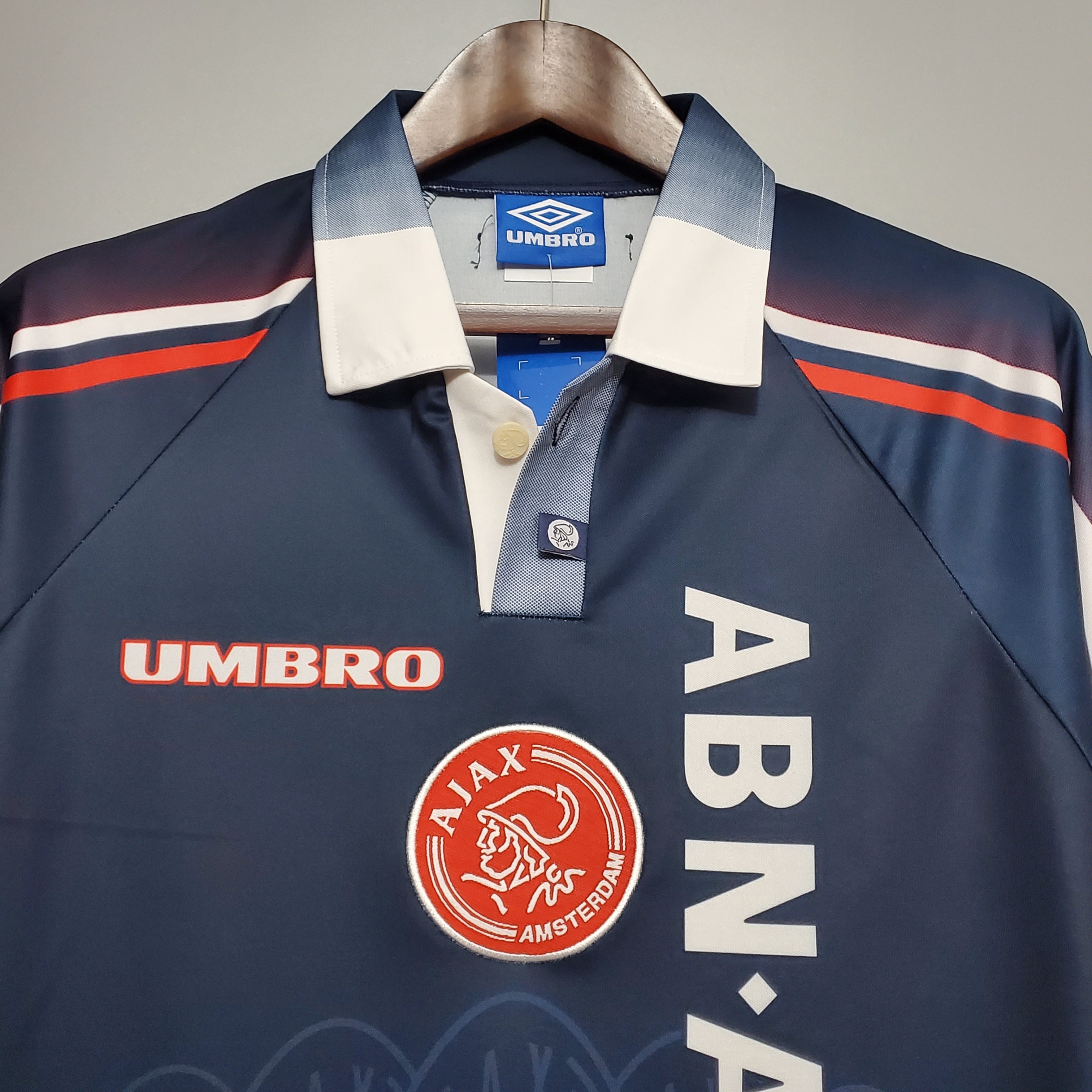 Retro Ajax 97/98 away